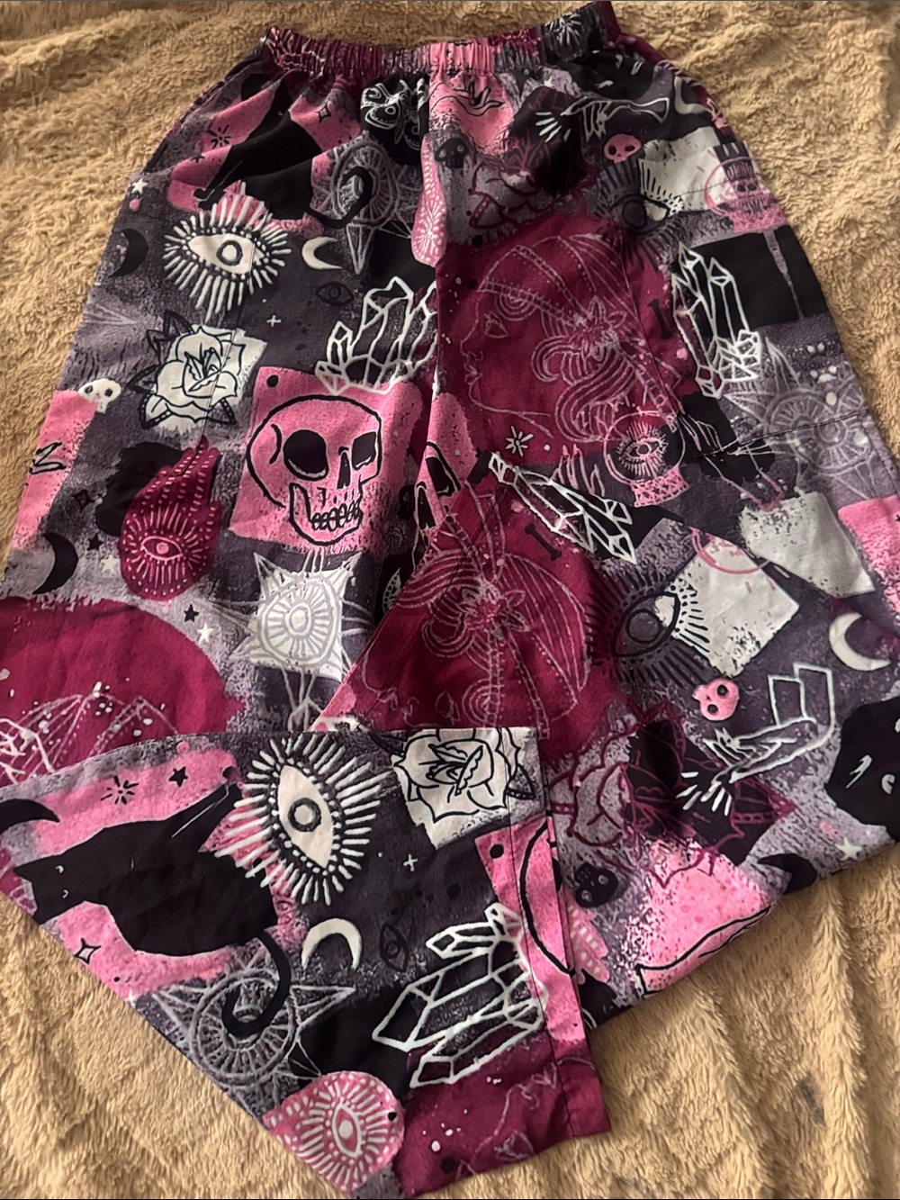 Wide-Leg Graphic Print Pants in Pink & Black